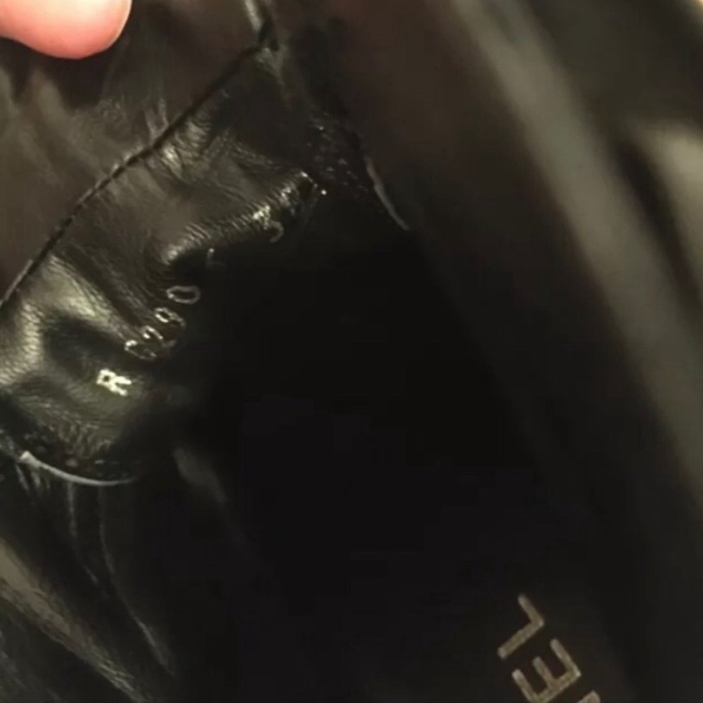 CHANEL CAMELLIA SNEAKERS - Picture 7 of 8